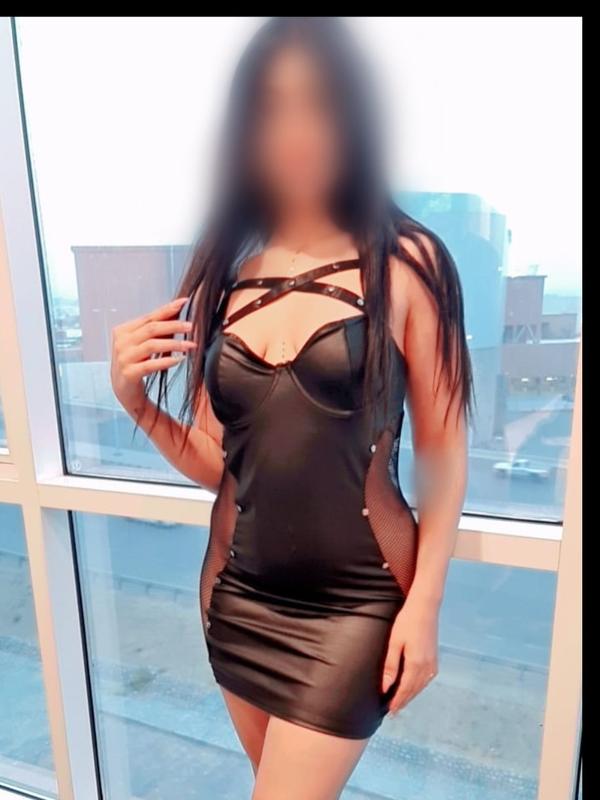 Experience Unforgettable Moments with Catalina Violeta Tonight