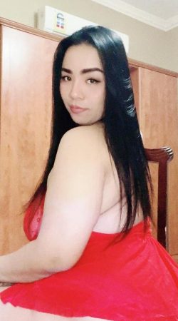 Experience Passion and Elegance with Esmeralda Luz Tonight