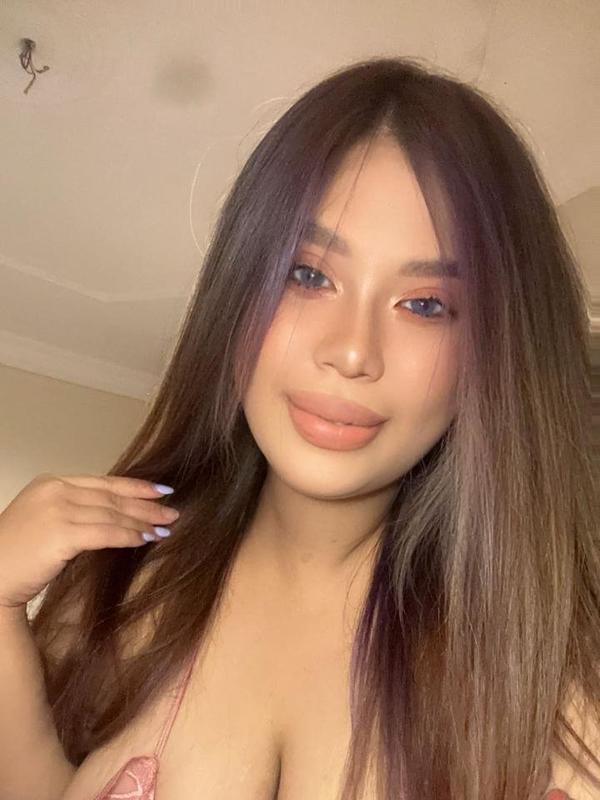 Experience Unforgettable Moments with Paola Rubí Tonight 2 Mis Fotos