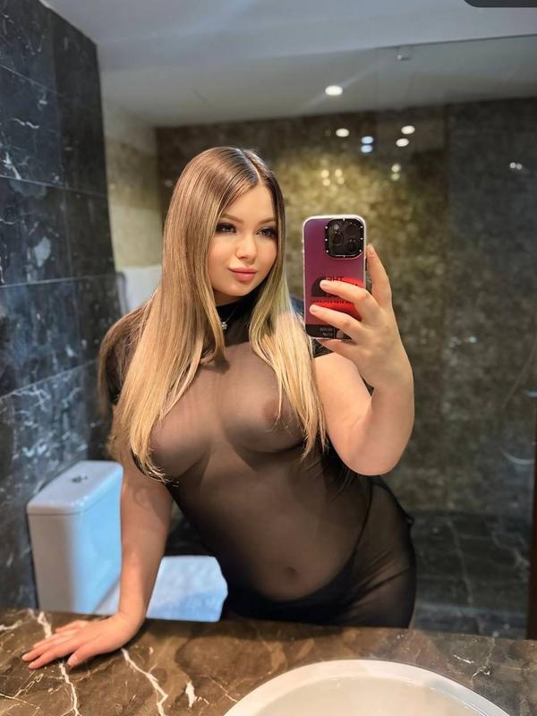 Elisa Mabel Awaits to Ignite Your Deepest Desires 2 Mis Fotos