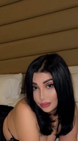 Discover Unforgettable Moments with Tatiana Abril Tonight