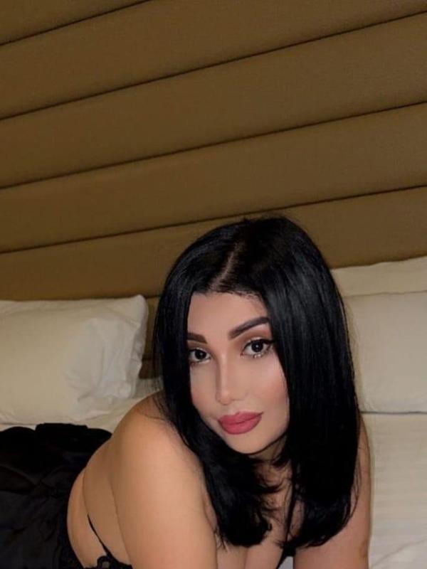 Discover Unforgettable Moments with Tatiana Abril Tonight