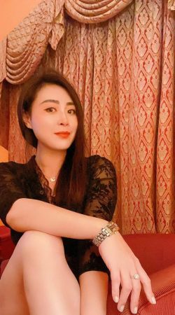 Discover Passionate Moments with Ivana Reine's Enchantment