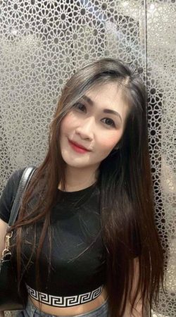 Experience Unforgettable Moments with Estela Carina's Enchanting Presence