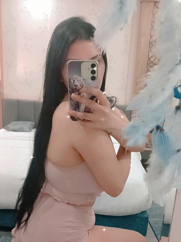 Experience Unforgettable Moments with Ana Paula by Your Side 1 Mis Fotos