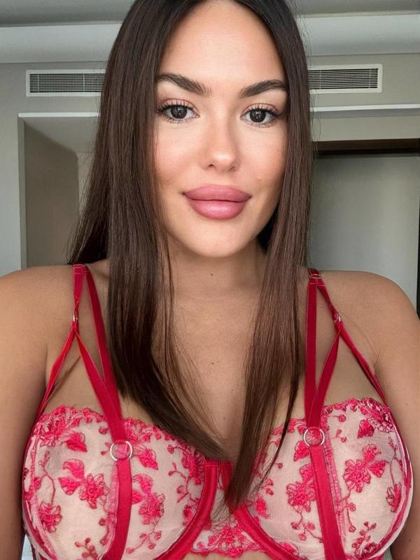 Experience Unforgettable Moments with Elvira Paz by Your Side