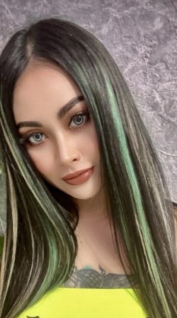 Experience Unforgettable Moments with Aline Rosario Tonight