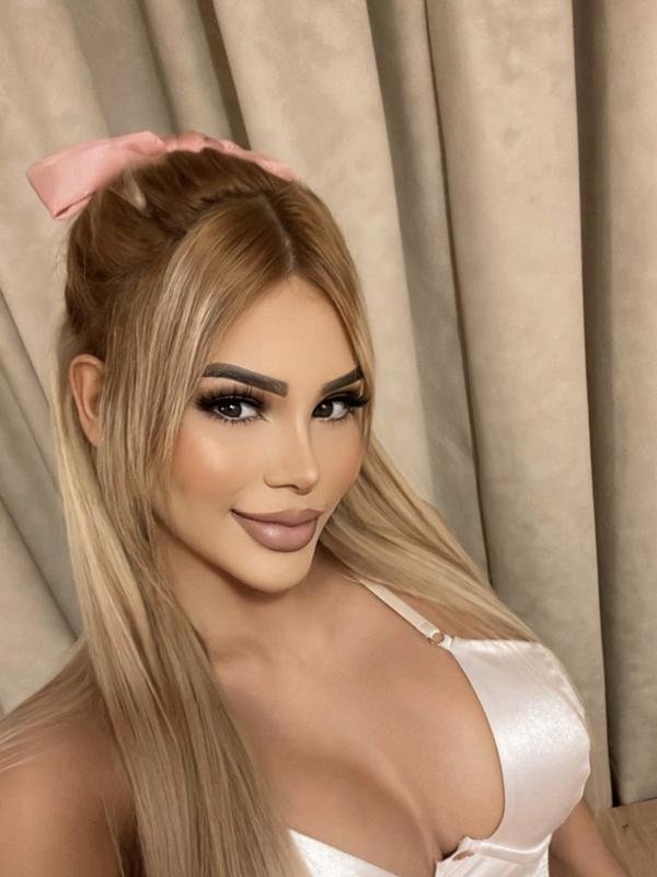 Experience Unforgettable Moments with Camila Jade Today