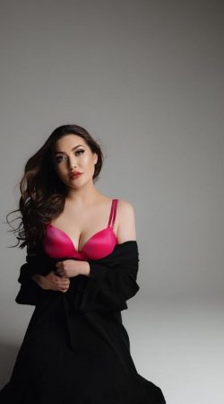 Experience Unforgettable Moments with Tania Soledad Today