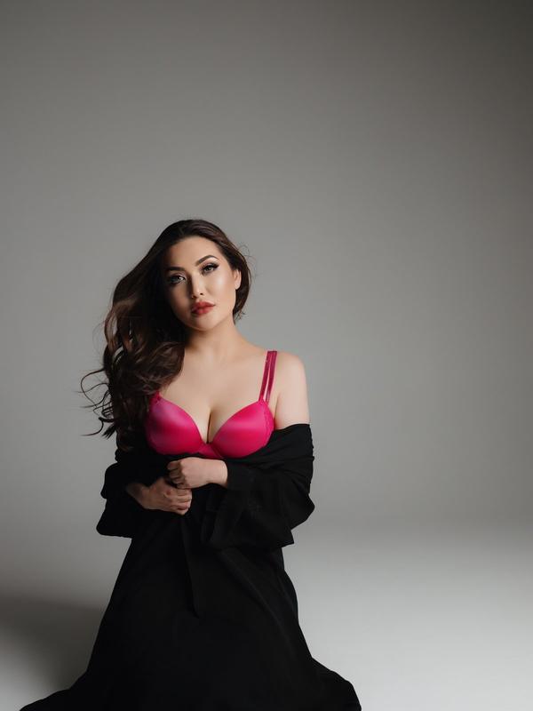 Experience Unforgettable Moments with Tania Soledad Today